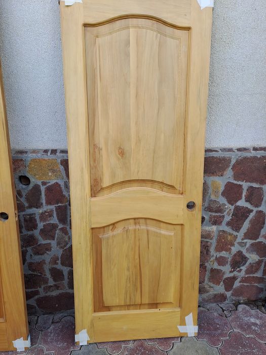 Двери из натурального дерева, (карагач)