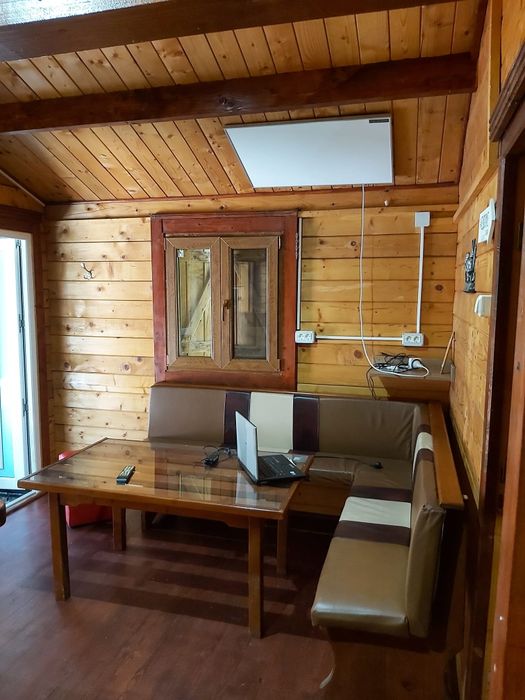 Ofer spre inchiriere casa+spațiu comercial