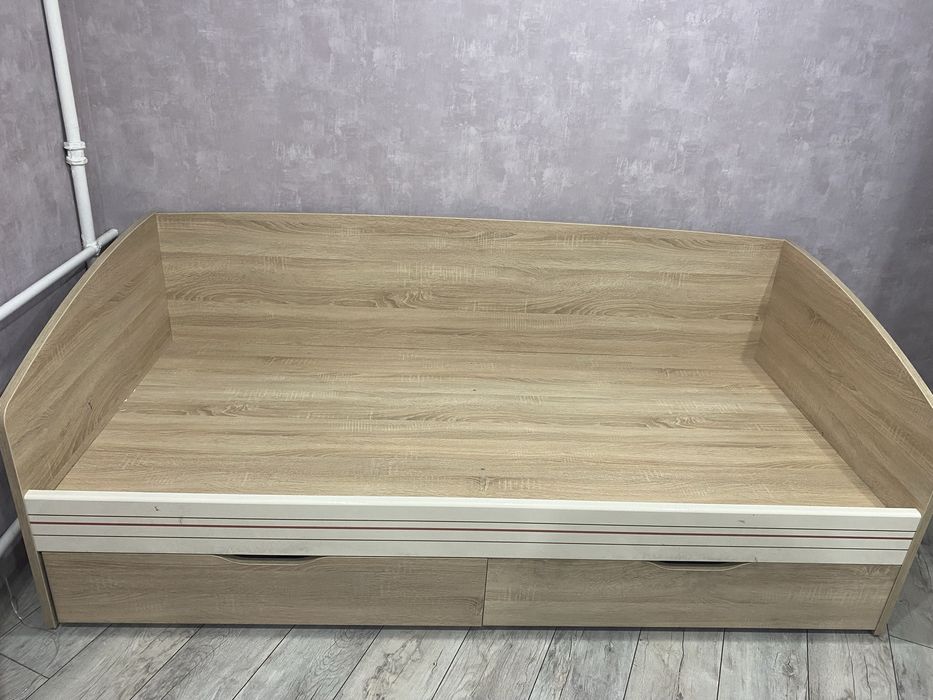 Продам кровать для детской