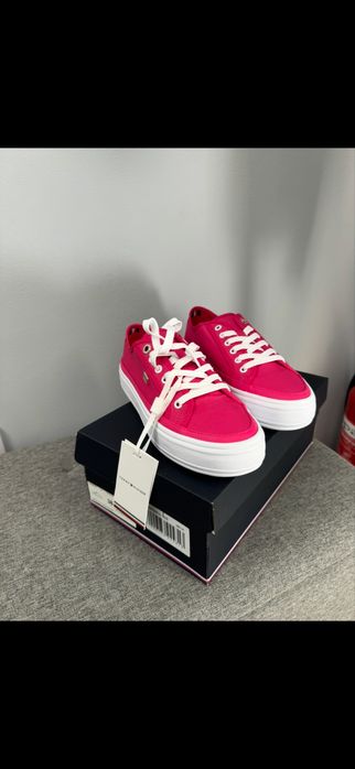 Tommy Hilfiger кецове розови