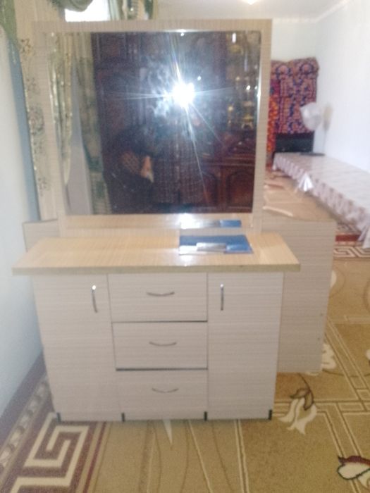 Divan trimo sotiladi