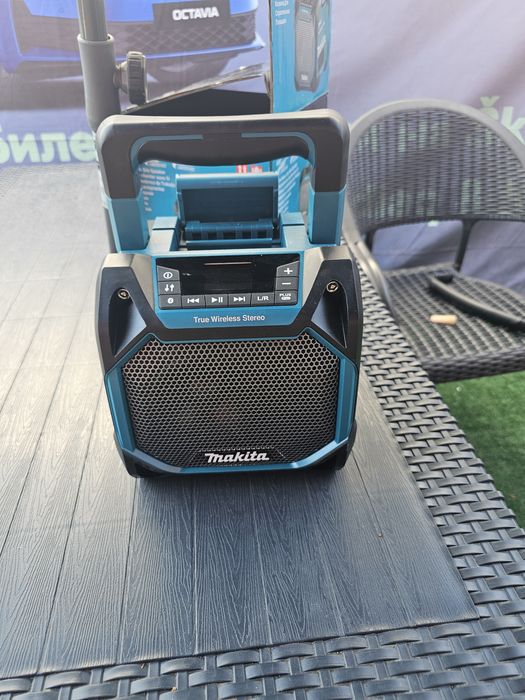 Продавам тонколона Makita DMR 203