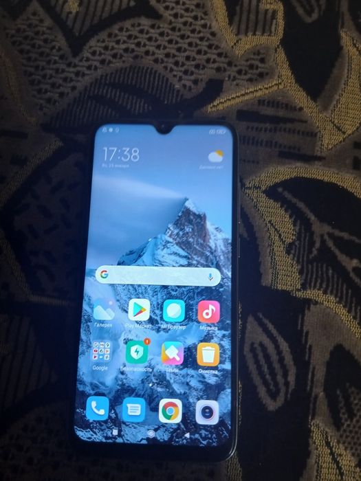 Продам телефон Redmi Note 8 память 64гб