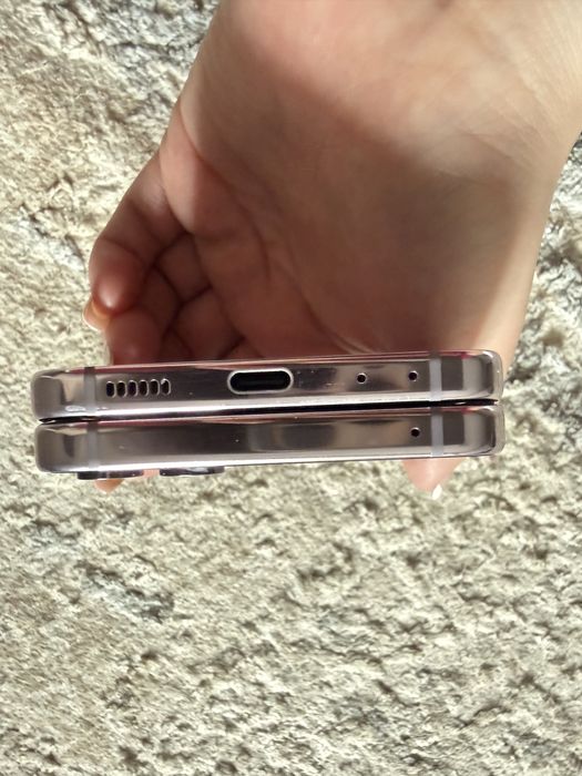 Продам самсунг флип 5