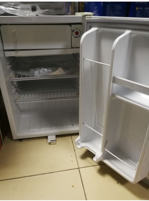 Холодильник 100 л