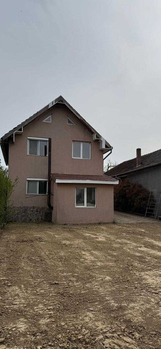 Casa cu etaj si teren de 2800mp la 14km de Oradea