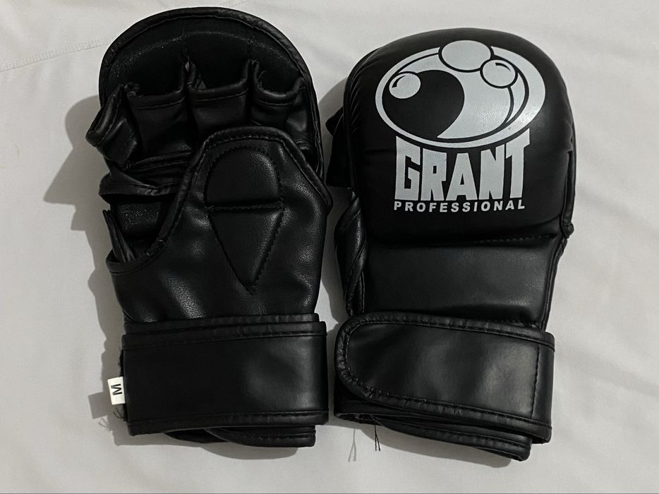 Перчатки для ММА