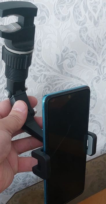 Держатель сотки на машину