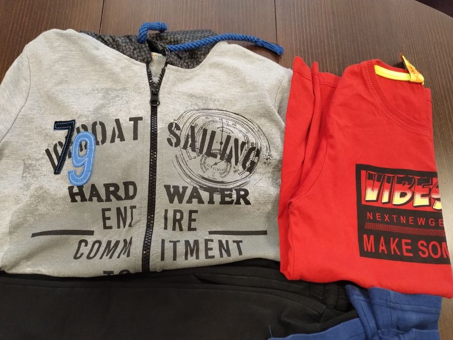 Спортен екип и 3 блузи