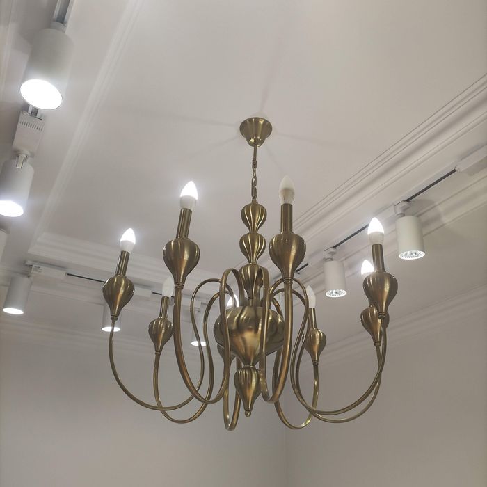 Люстры и светильники