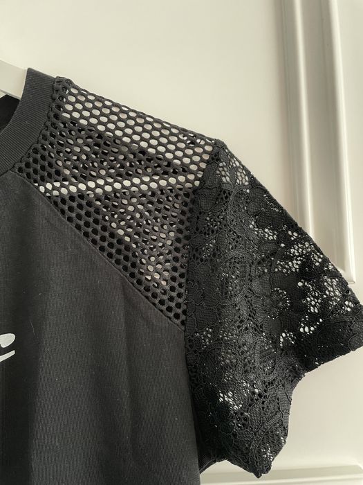 Дамска черна тениска