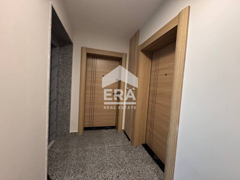 Продава се Двустаен апартамент в Варна, Възраждане 1 - 72 кв.м за 1902 €/кв.м - Снимка #7