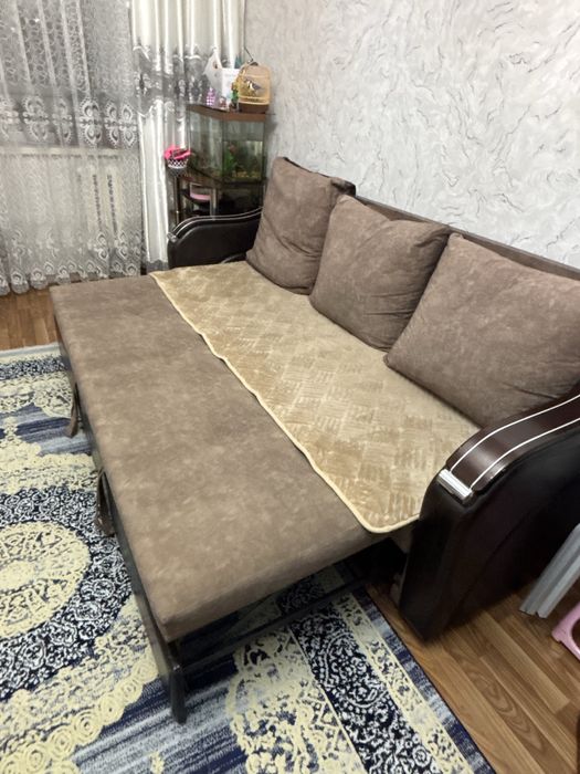 Продам диван б/у 60 000, торг.