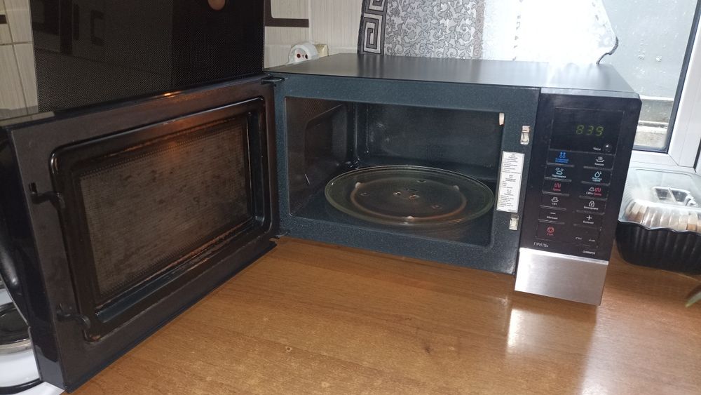 Продам микроволновую печь