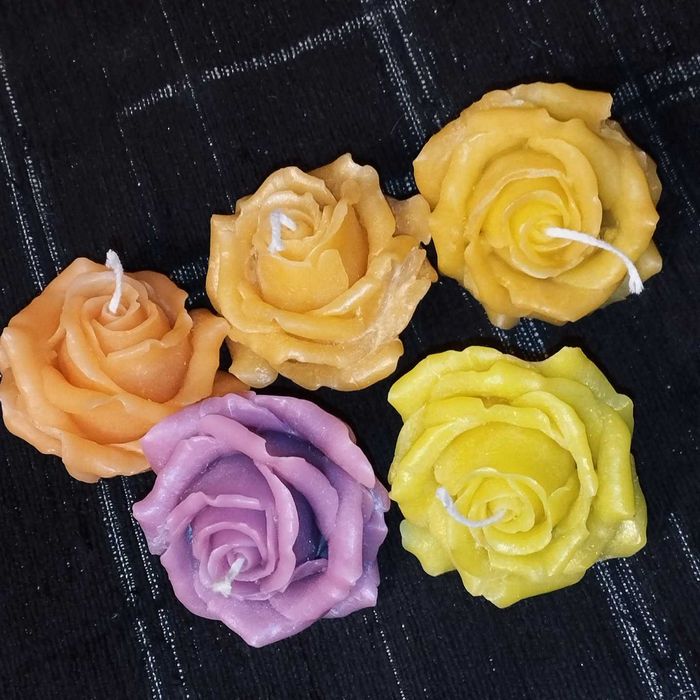 Ароматни восъчни свещи - цветя и рози различни цветове