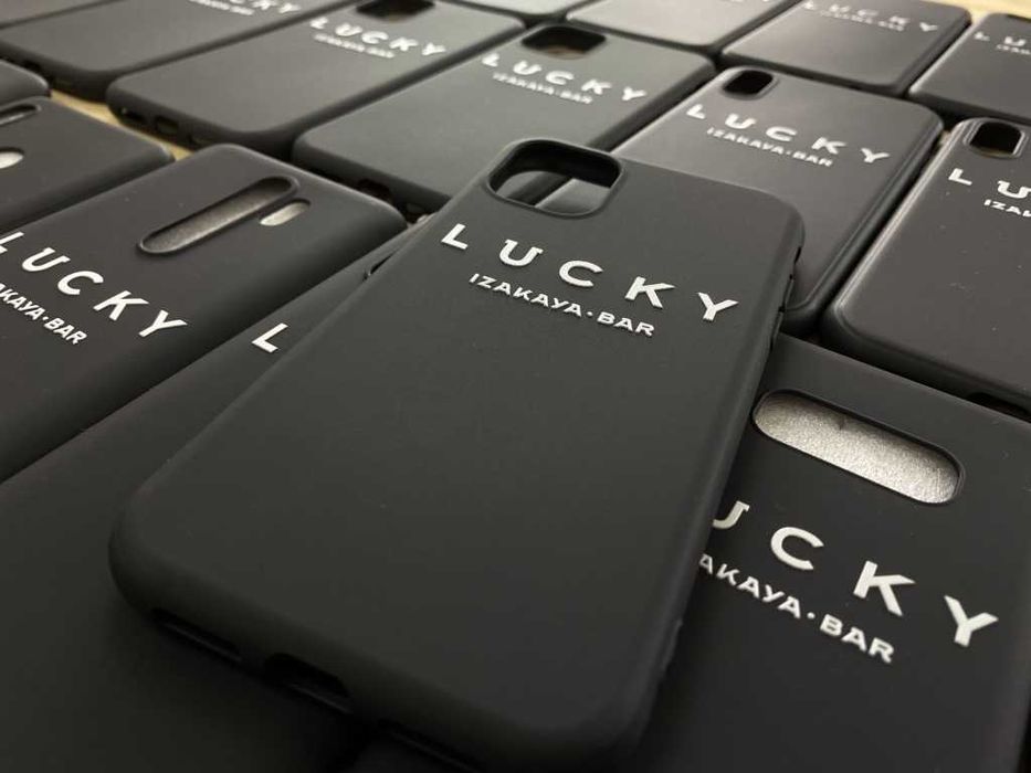 Печать на чехлах телефонов