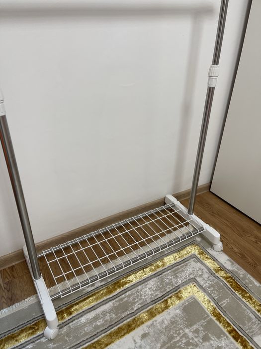 Стойка для одежды