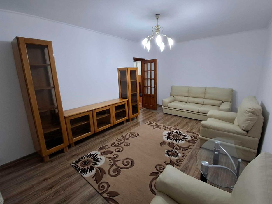 Închiriez apartament