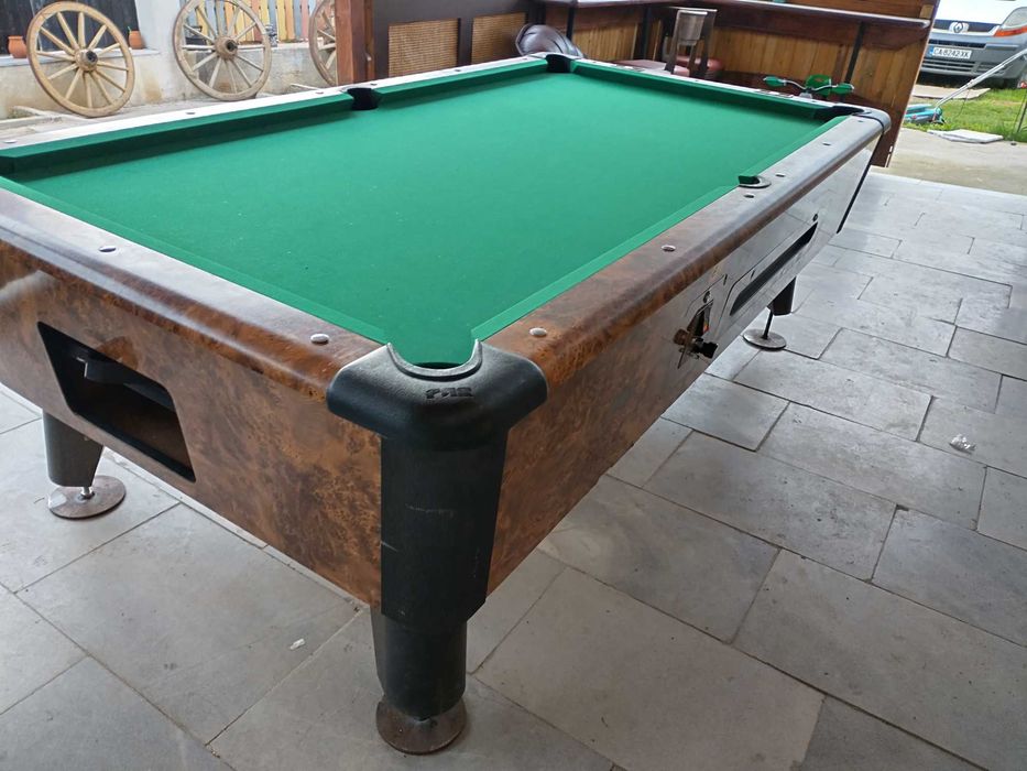 Билярд със монетник