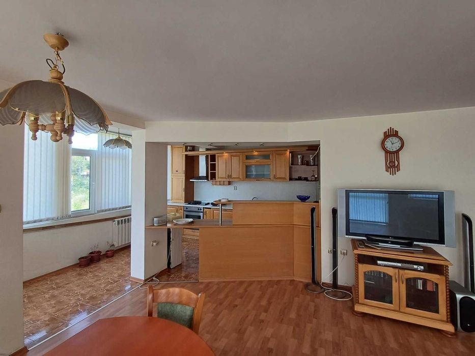 Продава се Тристаен апартамент в Шумен, Пазара - 156 кв.м за 1095 €/кв.м - Снимка #9