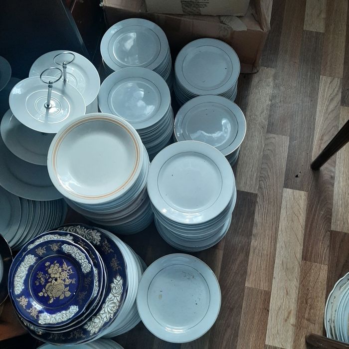 Продам тарелки б.у