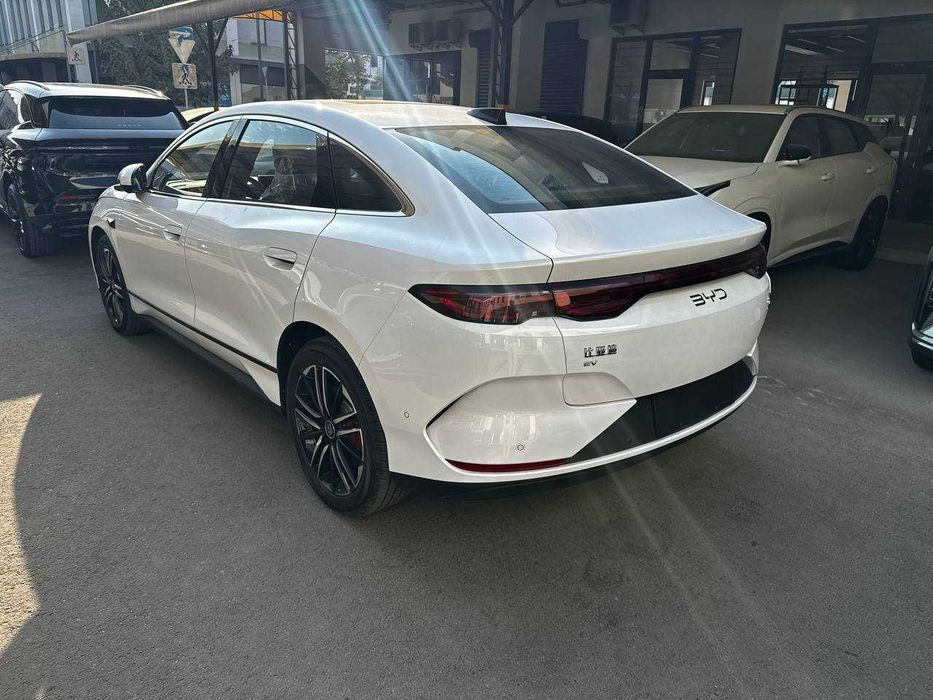 BYD Qin L EV Электро (545 км) 2025