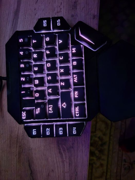 Продам Клавиатуру Игровая (мини)