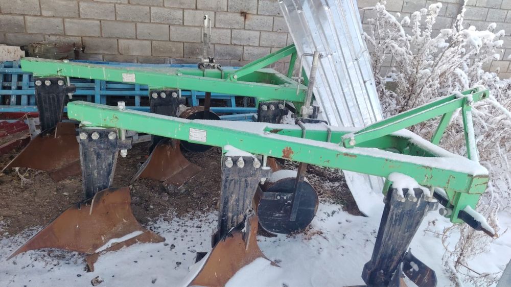 Плуг навесной плнз 3-35