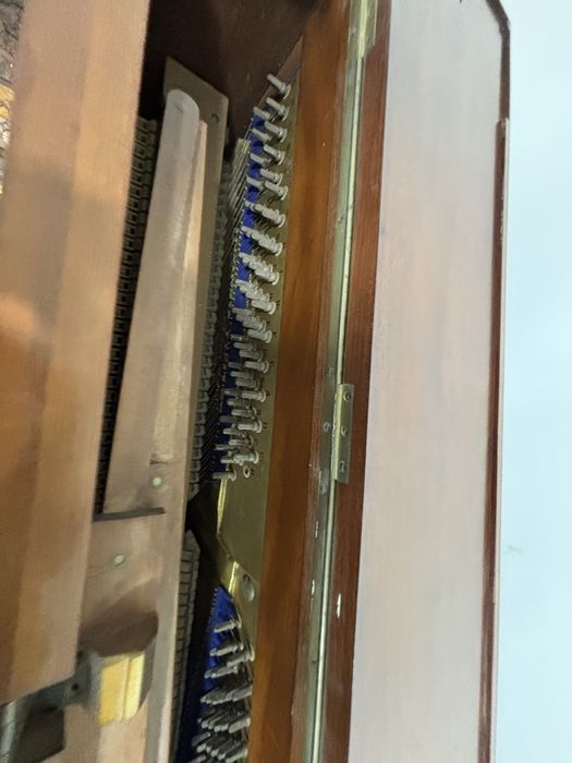 Pianina  vintage de lemn