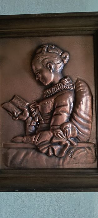 Продавам колекция от картини.