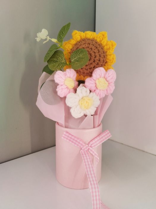 Продам вязаные букетики