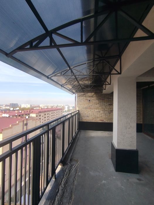 Навес козырек в стиле хай-тек