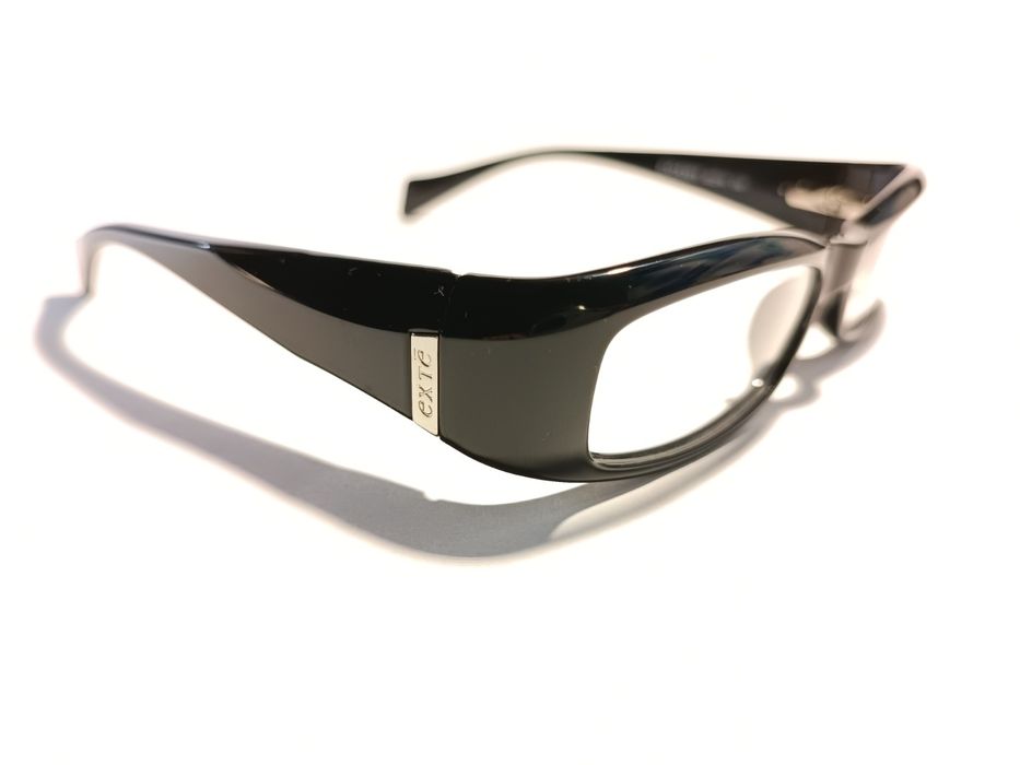 Vând doar en-gros rame de ochelari, noi, originale.