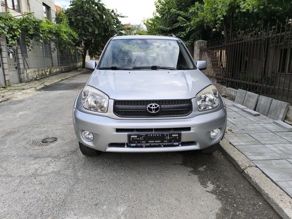 Toyta rav4 2.0 бензин 150кс 4х4 2005г