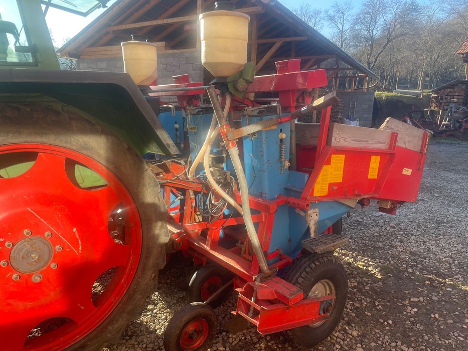 Mașină plantat cartofi Gruse