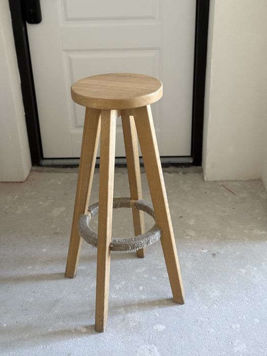 Стул барный дервянный