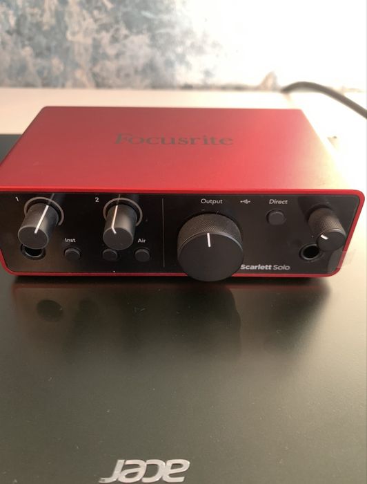 Focusrite Scarlett Solo 4th Gen USB аудио интерфейс