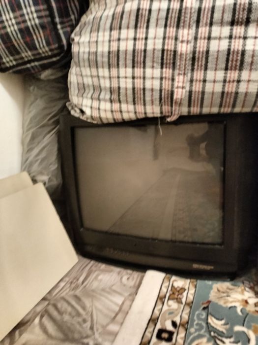 Телевизор старый
