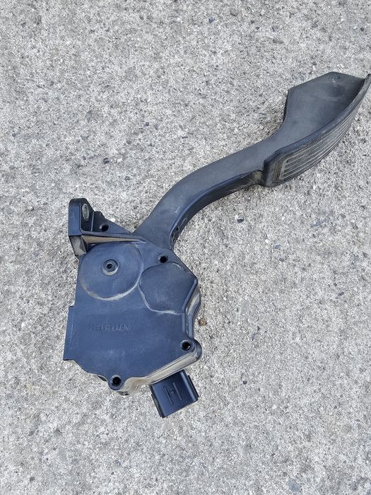 Педал за газта за Toyota RAV4 2.2 D-CAT 177кс 2008г