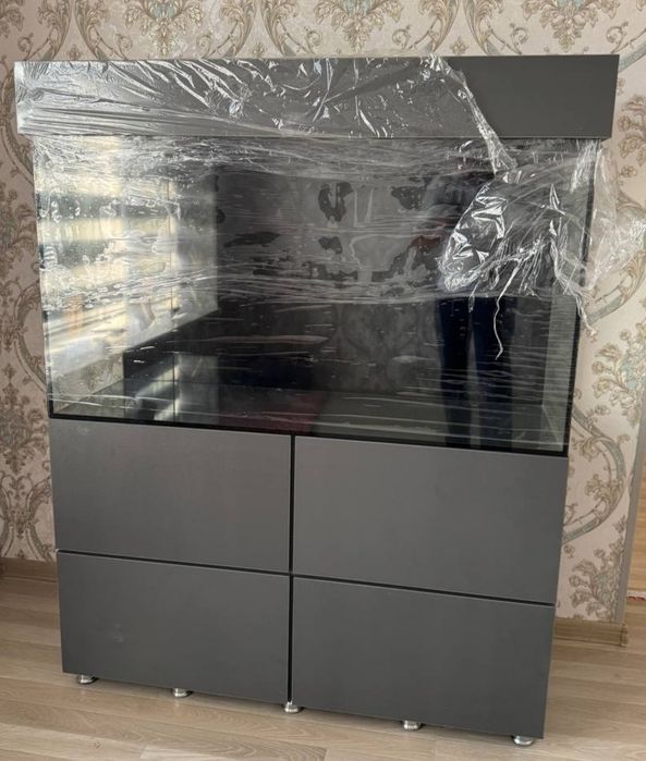 Аквариум с тумбой новый