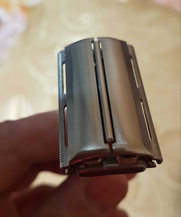 Продавам самобръсначка модел: Gillette Slim Adjustable