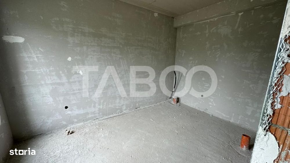 Casa de tip duplex cu curte libera 195 mp acces 2 strazi Mohu Sibiu