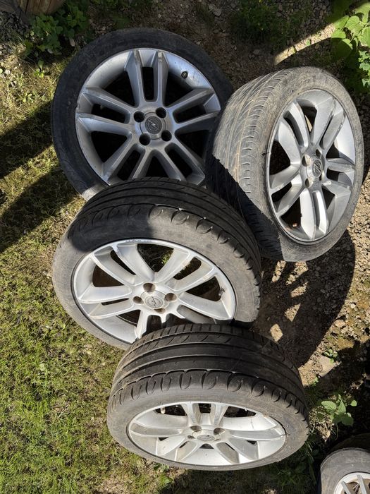 Jante r17 cu anvelope 215 45 17 in 4 gauri