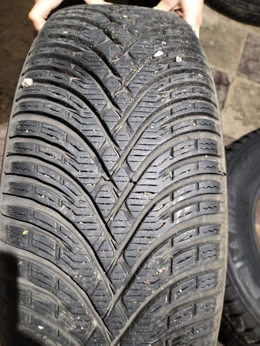 Продам шины в отличном состояний