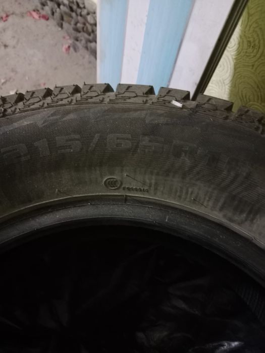 Продам зимние шины 215/65 R16