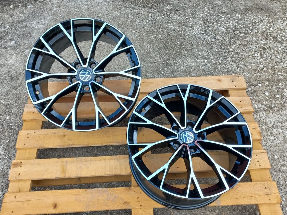 17"Vw 5x112 Seat Škoda Audi 7.5j et40 Black Polish Чисто Нови.
17.Vw 5