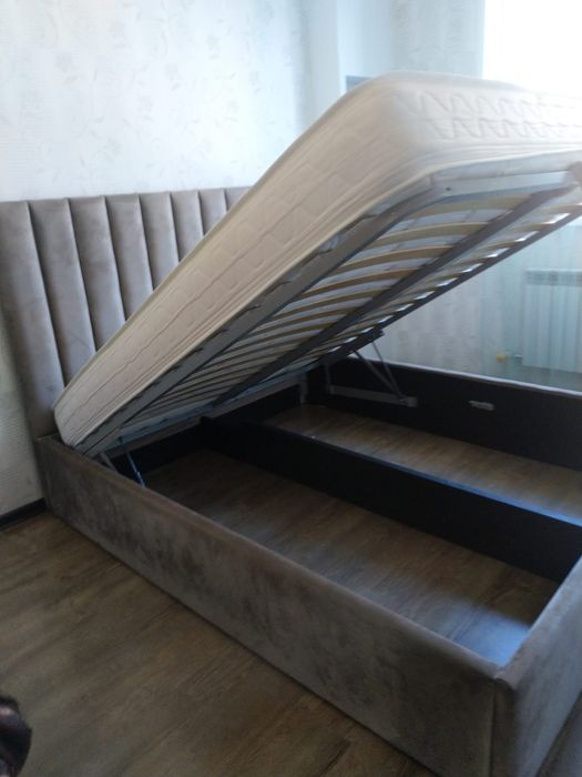 Продам кровать 2х спальный 200×180