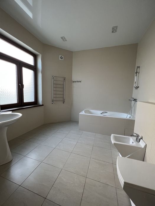 Сдаётся в Аренду шикарный особняк в центре города