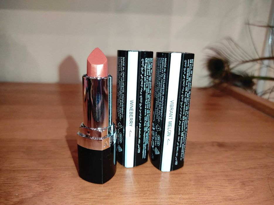 червило Ultra AVON