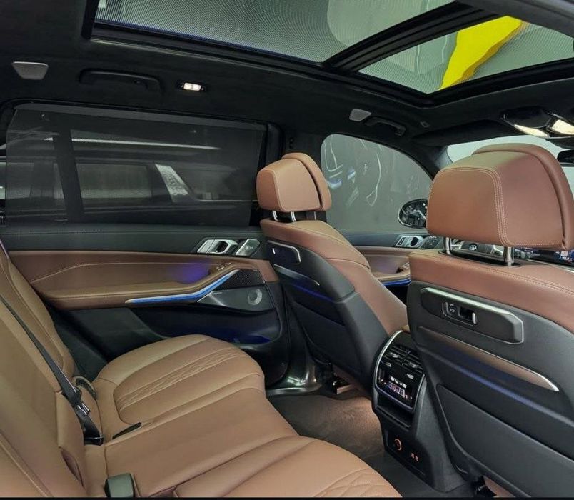 BMW X7 2024 — 7